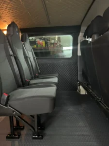 Mercedes Vito nowa brygadówka 6 osobowa 4