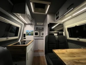 Mercedes Sprinter Camper 3