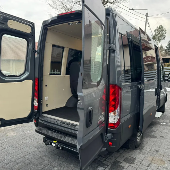 Renault Master 7-místná brigádní osobní karoserie